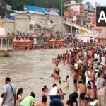 Haridwar: Devotees take holy dip at Har Ki Pauri, offer…
