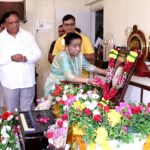 Asha Bhosle, Minister Ashish Shelar visit RD Burman’s residence to…