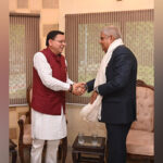 Uttarakhand CM meets Vice President in Nainital