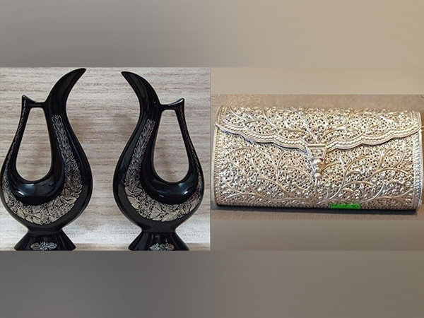 PM Modi's gifts to Ghana's President and first lady. (Photo/ANI) PM Modi's gifts to Ghana's President and first lady. (Photo/ANI)