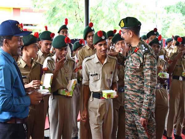 Indian Army commemorates 26th Kargil Vijay Diwas in Agartala Military Station (Photo/ANI) Indian Army commemorates 26th Kargil Vijay Diwas in Agartala Military Station (Photo/ANI)