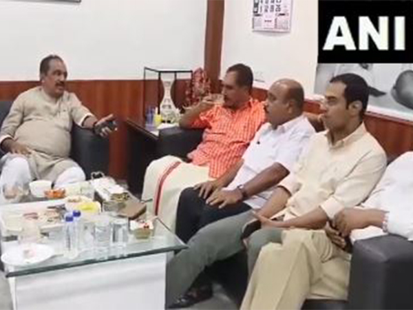 Kerala Congress delegation visits nuns in Chhattisgarh Jail (Photo/ANI) Kerala Congress delegation visits nuns in Chhattisgarh Jail (Photo/ANI)