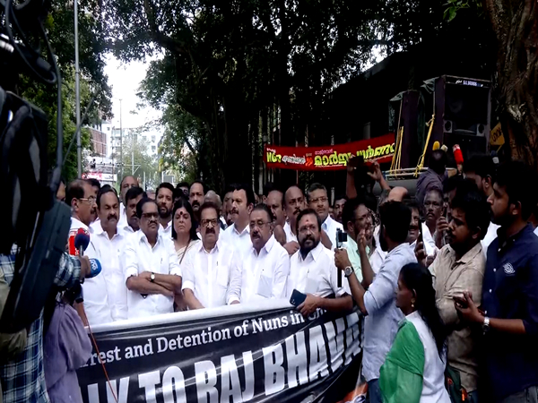 Kerala Congress holds protest against arrest of two nuns (Photo/ANI) Kerala Congress holds protest against arrest of two nuns (Photo/ANI)