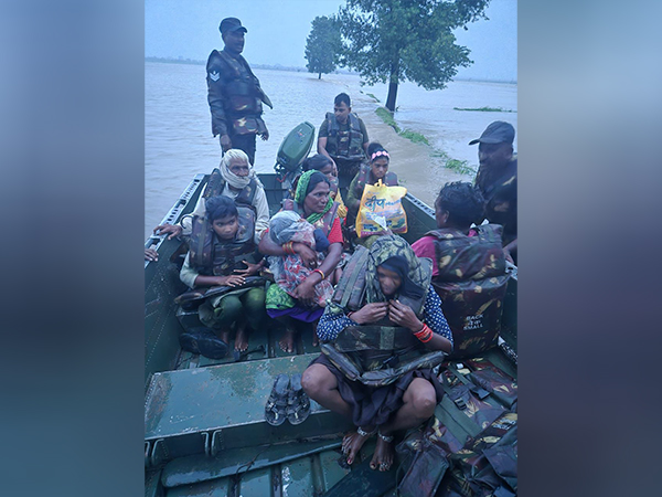 Indian Army rescues civilians in flood-hit MP (Photo/Indian Army) Indian Army rescues civilians in flood-hit MP (Photo/Indian Army)