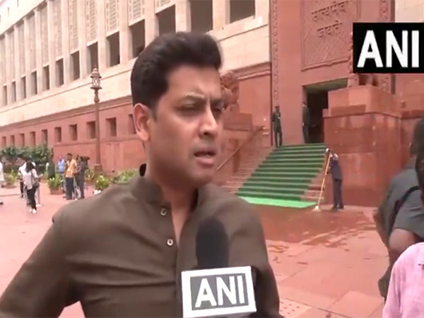 Shiv Sena MP Shrikant Shinde (Photo/ANI) Shiv Sena MP Shrikant Shinde (Photo/ANI)