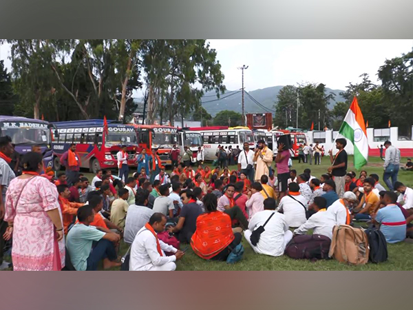 Fourth batch of Baba Budha Amarnath Yatra devotees arrives in Poonch (Photo/ANI) Fourth batch of Baba Budha Amarnath Yatra devotees arrives in Poonch (Photo/ANI)