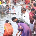 Tamil Nadu: Crowds throng Cauvery banks in Trichy for Aadi…