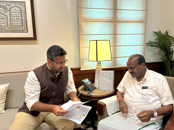 Visakhapatnam MP Sribharath meets Union Steel Minister Kumaraswamy(Photo/ANI) Visakhapatnam MP Sribharath meets Union Steel Minister Kumaraswamy(Photo/ANI)