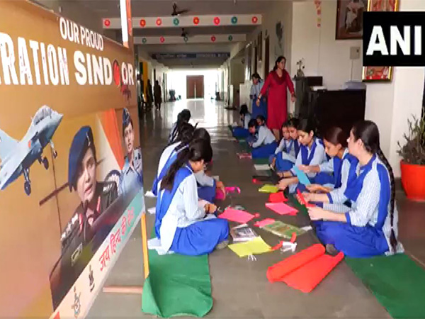 Students in Udhampur make rakhis (Photo/ANI) Students in Udhampur make rakhis (Photo/ANI)