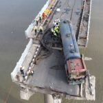 Gujarat bridge collapse: Authorities begin operation to retrieve truck from…