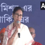 WB: CM Mamata Banerjee visits flood-affected Ghatal, relief camp in…