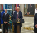 Apple CEO Tim Cook presents 24-karat gold “unique” gift to…