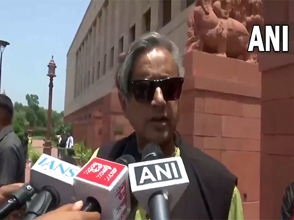 Congress leader Shashi Tharoor (Photo/ANI) Congress leader Shashi Tharoor (Photo/ANI)