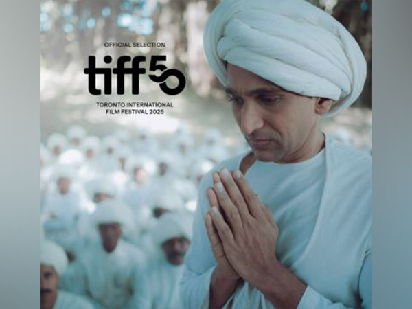 Pratik Gandhi's look in Gandhi (Image source: Instagram) Pratik Gandhi's look in Gandhi (Image source: Instagram)