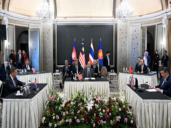 Thai and Cambodian leaders attend ceasefire talks hosted in Malaysia (File Photo/Reuters) Thai and Cambodian leaders attend ceasefire talks hosted in Malaysia (File Photo/Reuters)