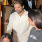 Allu Arjun turns caring dad as he shields daughter from…