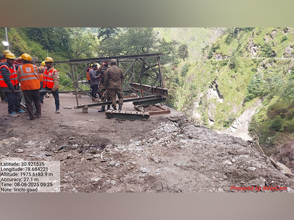 Valley Bridge construction speeds up on Gangotri Highway amid restoration works(Photo/Uttarakhand Police) Valley Bridge construction speeds up on Gangotri Highway amid restoration works(Photo/Uttarakhand Police)