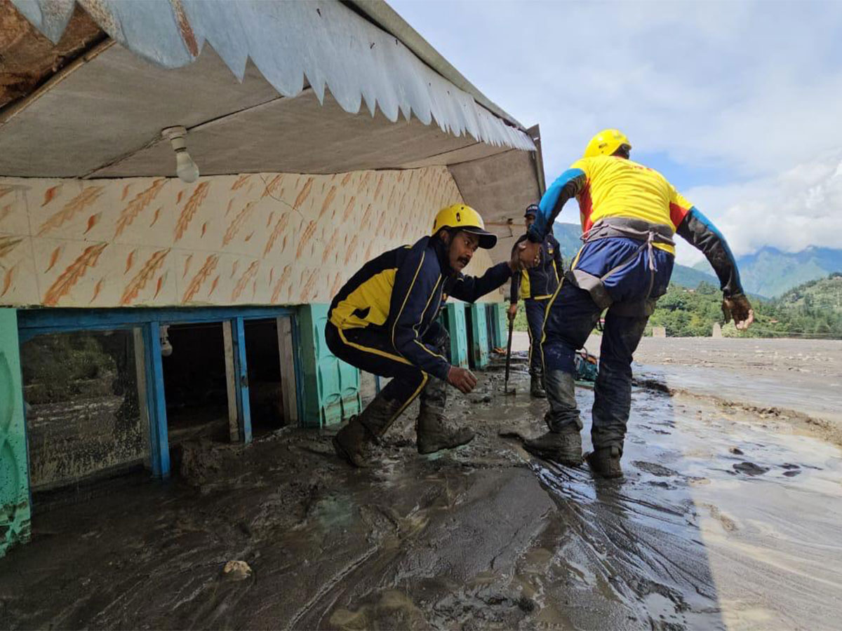 Uttarakhand Police SDRF conducts search operations with state-of-art equipment to locate trapped individuals (Photo/ANI) Uttarakhand Police SDRF conducts search operations with state-of-art equipment to locate trapped individuals (Photo/ANI)
