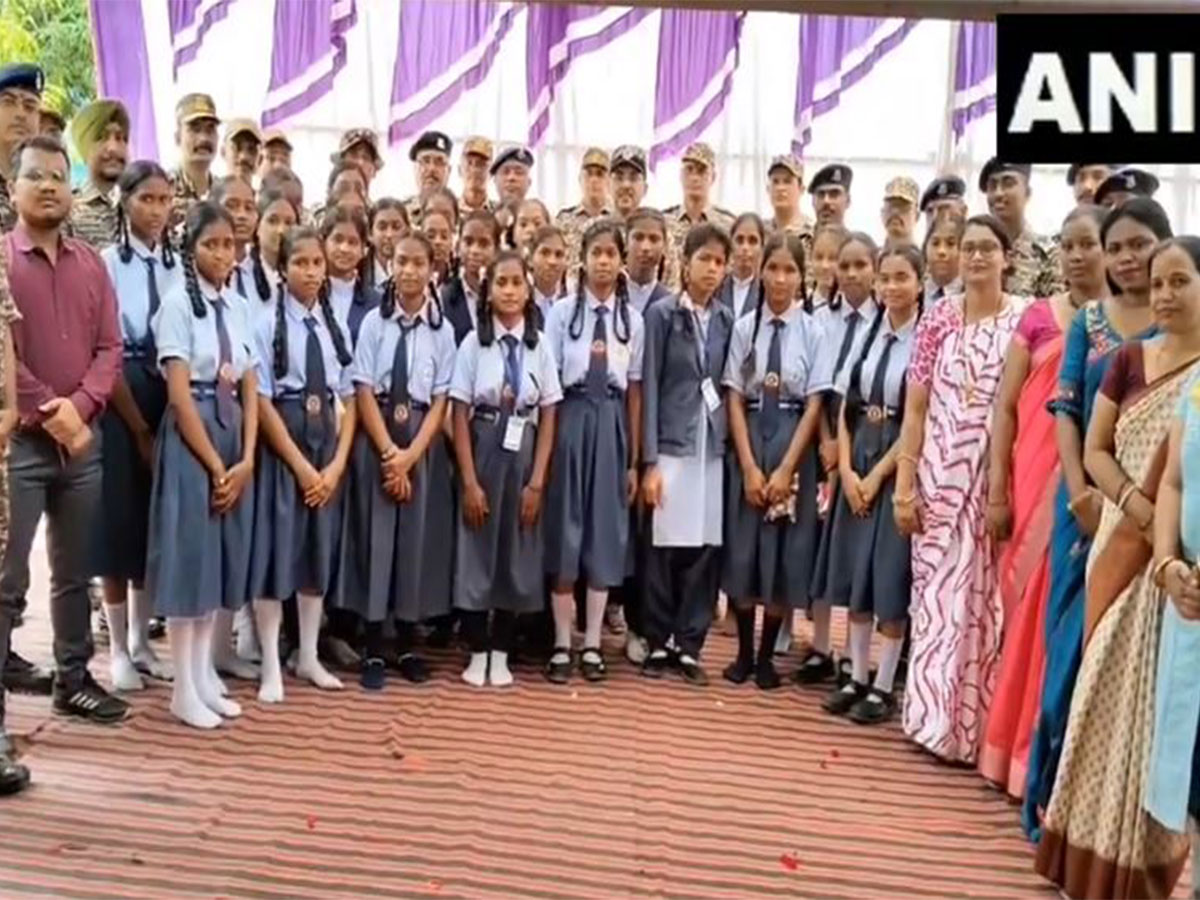Women and girl students celebrated Raksha Bandhan with the security force personnel. (Photo/ANI) Women and girl students celebrated Raksha Bandhan with the security force personnel. (Photo/ANI)