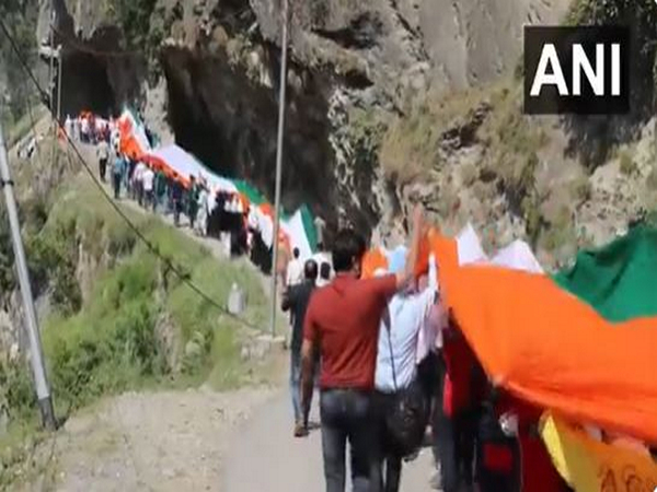 Mega Tiranga Rally under ‘Har Ghar Tiranga’ campaign held in Kupwara (Photo/ANI)  Mega Tiranga Rally under ‘Har Ghar Tiranga’ campaign held in Kupwara (Photo/ANI)