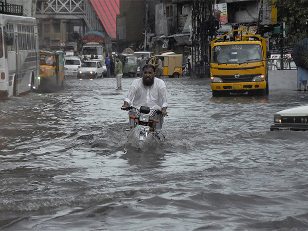 Heavy monsoon rains cause flooding and disrupt daily life in Punjab, Pakistan, as authorities issue flood warnings and safety measures (Photo/Reuters) Heavy monsoon rains cause flooding and disrupt daily life in Punjab, Pakistan, as authorities issue flood warnings and safety measures (Photo/Reuters)