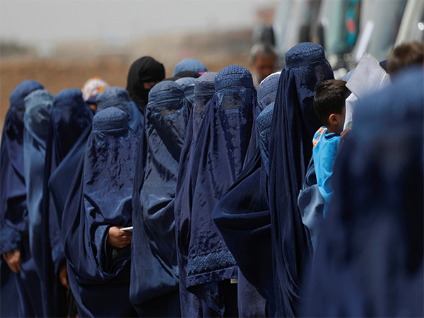 Displaced Afghan women wait to receive cash aid in Kabul, Afghanistan (File Photo/Reuters) Displaced Afghan women wait to receive cash aid in Kabul, Afghanistan (File Photo/Reuters)