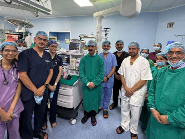 Himachal Pradesh Chief Minister Sukhvinder Singh Sukhu along with doctors at robot-assisted surgical facility in IGMC, Shimla (Photo/X: @SukhuSukhvinder) Himachal Pradesh Chief Minister Sukhvinder Singh Sukhu along with doctors at robot-assisted surgical facility in IGMC, Shimla (Photo/X: @SukhuSukhvinder)
