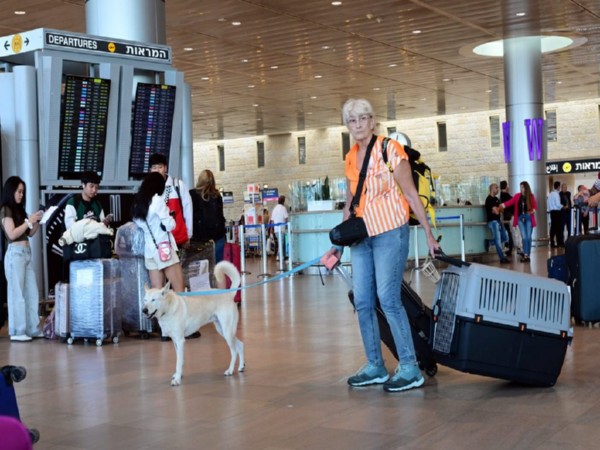 Travellers at Ben Gurion Airport (File Image) (Photo Credit: TPS) Travellers at Ben Gurion Airport (File Image) (Photo Credit: TPS)