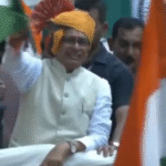 Union Agriculture Minister Chouhan celebrates Rakshabandhan with women of self-help…