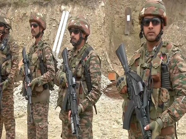 Visuals along the LoC in Jammu and Kashmir (Photo/ANI) Visuals along the LoC in Jammu and Kashmir (Photo/ANI)