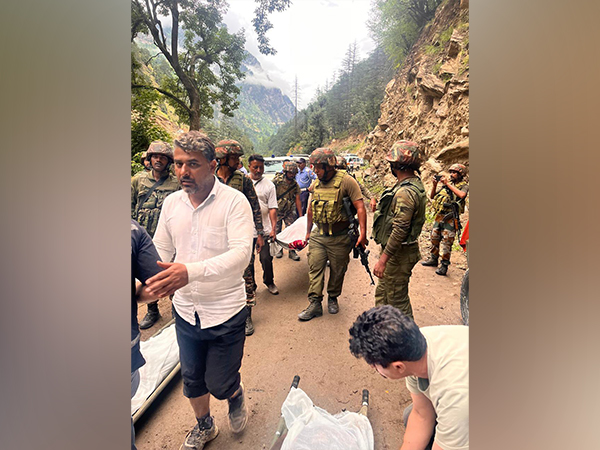 White Knight Corps deploys troops for Kishtwar rescue ops. (Photo/@Whiteknight_IA) White Knight Corps deploys troops for Kishtwar rescue ops. (Photo/@Whiteknight_IA)
