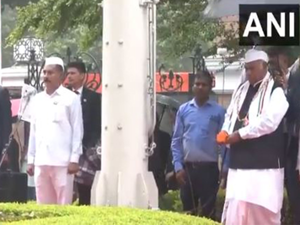 Congress President Mallikarjun Kharge hoists Tricolour at Congress Headquarters in Delhi along with Rahul Gandhi (Photo/ANI) Congress President Mallikarjun Kharge hoists Tricolour at Congress Headquarters in Delhi along with Rahul Gandhi (Photo/ANI)