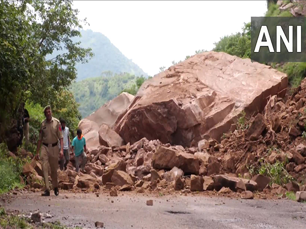 Dhar road linking Lakhanpur and Udhampur in Udhampur's Darsoo area blocked after massive boulder falls; clearance operation underway. (PhotoANI) Dhar road linking Lakhanpur and Udhampur in Udhampur's Darsoo area blocked after massive boulder falls; clearance operation underway. (PhotoANI)