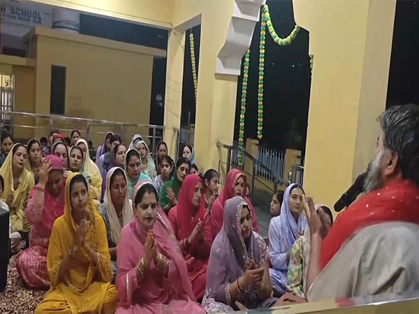 Bhajan Kirtan organised at Durga Mata Mandir in Chanderkote (Photo/ANI) Bhajan Kirtan organised at Durga Mata Mandir in Chanderkote (Photo/ANI)