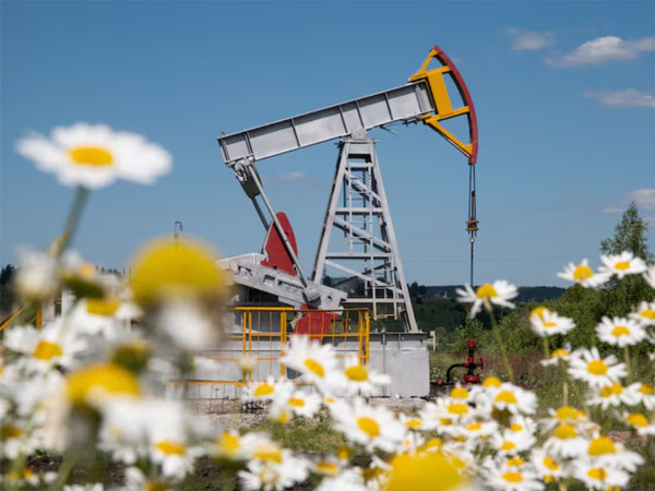 A view shows an oil pump jack outside Almetyevsk, in the Republic of Tatarstan, Russia (Image/Reuters) A view shows an oil pump jack outside Almetyevsk, in the Republic of Tatarstan, Russia (Image/Reuters)