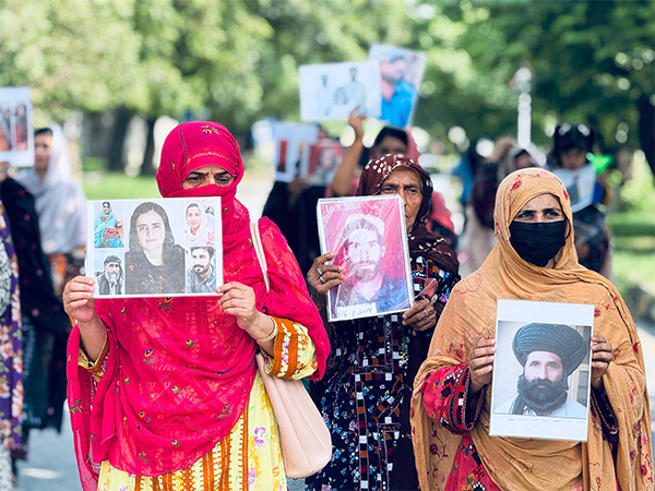 Baloch families protesting for the release of their leaders (Photo/ X@BalochYakjehtiC) Baloch families protesting for the release of their leaders (Photo/ X@BalochYakjehtiC)