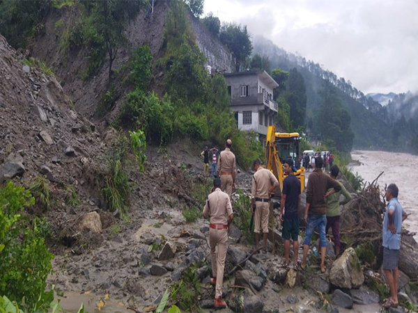 Visuals of Rescue and relief operations in Tharali, Uttarakhand (Photo/X @uttarakhandcops) Visuals of Rescue and relief operations in Tharali, Uttarakhand (Photo/X @uttarakhandcops)