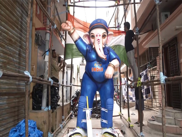Visual of the cricket-themed Ganesh Pandal (Photo: ANI) Visual of the cricket-themed Ganesh Pandal (Photo: ANI)