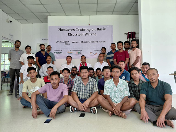 Aaranyak conducts skill training for rural youth in Kaziranga-Karbi Anglong (Photo/ANI) Aaranyak conducts skill training for rural youth in Kaziranga-Karbi Anglong (Photo/ANI)