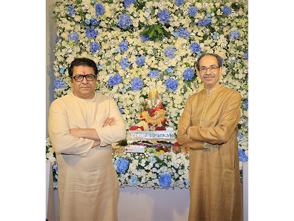 Former Maharashtra CM Uddhav Thackeray visits MNS chief Raj Thackeray's home for Ganpati Puja (Photo/ANI) Former Maharashtra CM Uddhav Thackeray visits MNS chief Raj Thackeray's home for Ganpati Puja (Photo/ANI)
