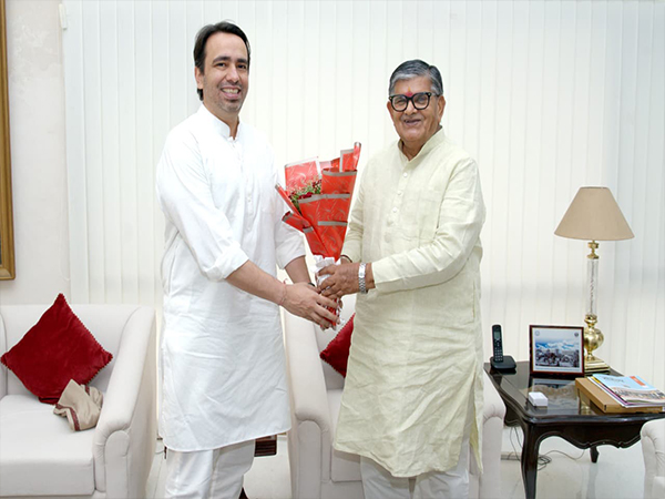 Union Minister Jayant Chaudhary meets Punjab Governor (Photo/DPRUTChandigarh) Union Minister Jayant Chaudhary meets Punjab Governor (Photo/DPRUTChandigarh)