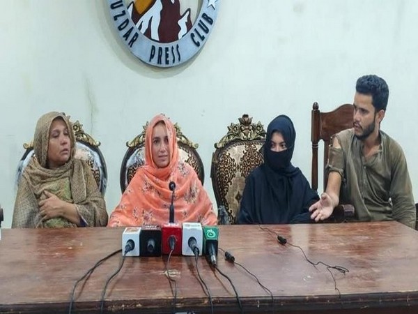 Press conference by the victim, Sughra Bibi (Photo: X@TBPEnglish) Press conference by the victim, Sughra Bibi (Photo: X@TBPEnglish)
