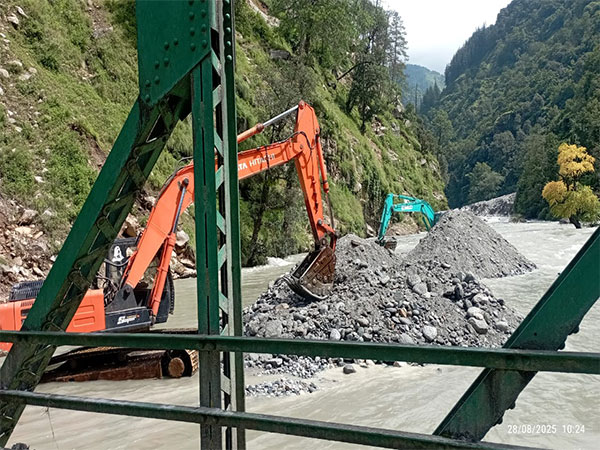 Work underway to increase water flow (Photo/ANI) Work underway to increase water flow (Photo/ANI)