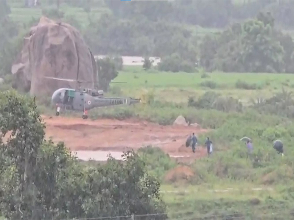 Army Helicopter evacuates stranded people (Photo Source: I&PR Telangana) Army Helicopter evacuates stranded people (Photo Source: I&PR Telangana)