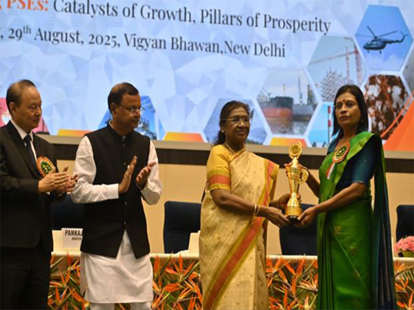 President Droupadi Murmu honours A Manimekhalai with SCOPE Eminence Award President Droupadi Murmu honours A Manimekhalai with SCOPE Eminence Award