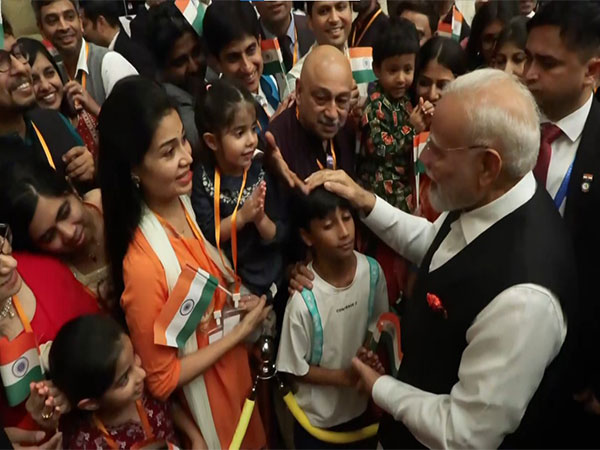 Members of Indian diaspora give warm welcome to PM Modi in Tianjin. (Photo/ANI) Members of Indian diaspora give warm welcome to PM Modi in Tianjin. (Photo/ANI)