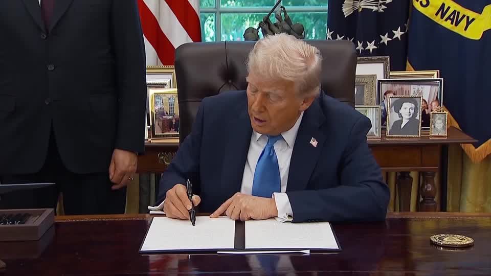 US new H-1B visa fee will not apply to existing holders, White House says