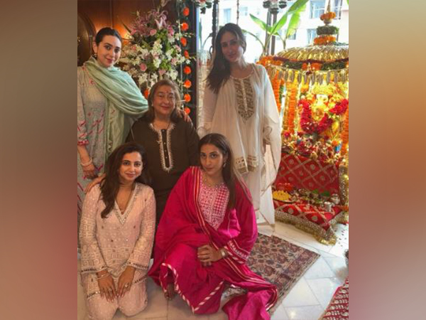 Kareena Kapoor's Ganpati celebrations (Photo/Instagram@therealkarismakapoor) Kareena Kapoor's Ganpati celebrations (Photo/Instagram@therealkarismakapoor)