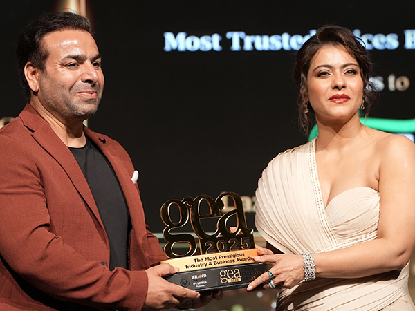 On stage at the Global Excellence Awards 2025, Mr. Aijaz Ahmad Bhat, Director of Lazzat Foods & Spices, receives the Most Trusted Spices Brand in India award from Mrs. Kajol Devgan On stage at the Global Excellence Awards 2025, Mr. Aijaz Ahmad Bhat, Director of Lazzat Foods & Spices, receives the Most Trusted Spices Brand in India award from Mrs. Kajol Devgan