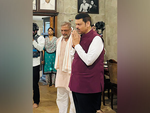 Maharashtra Chief Minister Devendra Fadnavis  and actor Nana Patekar (Image source:Nana Patekar Son Malhar) 